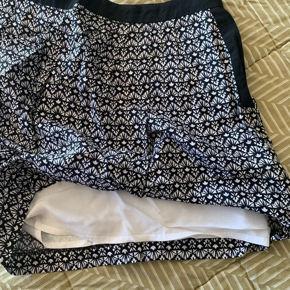 Forever New Shorts - Picture 5 of 6